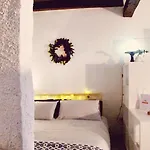 Delizioso Monolocale Nel Centro Storico Di Modena