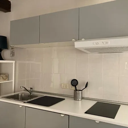 Delizioso Monolocale Nel Centro Storico Di Apartamento Modena